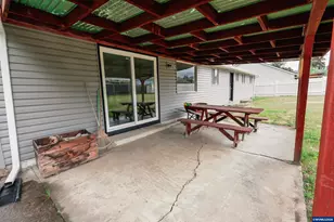 1210 Riverbend Rd NW, Salem, OR 97304 - Photo 27