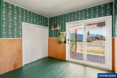 90 E B St, Halsey, OR 97348 - Photo 23
