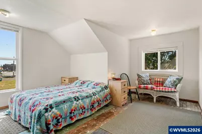 90 E B St, Halsey, OR 97348 - Photo 25