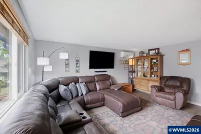 1023 Josephine St E, Monmouth, OR 97361 - Photo 3
