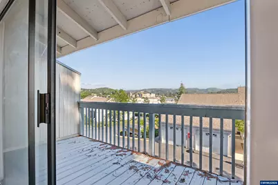 11 NW Mountain View Dr, Roseburg, OR 97471 - Photo 19