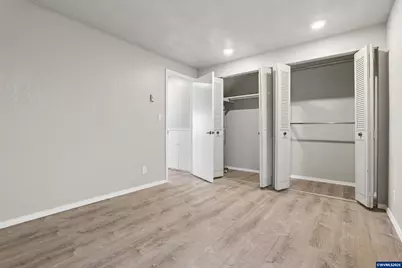11 NW Mountain View Dr, Roseburg, OR 97471 - Photo 9