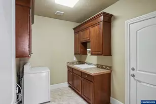 1695 Titan Dr NW, Salem, OR 97304 - Photo 25
