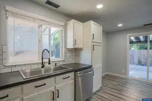 2670 Edgemont St SE, Albany, OR 97322 - Photo 9