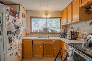 628 Oak St, Brownsville, OR 97327 - Photo 3