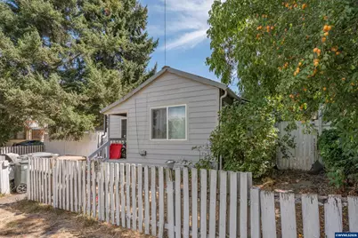 628 Oak St, Brownsville, OR 97327 - Photo 13