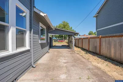 127 S Williams St, Lebanon, OR 97355 - Photo 3