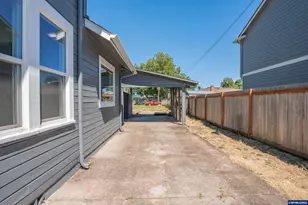 127 S Williams St, Lebanon, OR 97355 - Photo 3