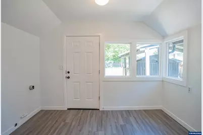 127 S Williams St, Lebanon, OR 97355 - Photo 9