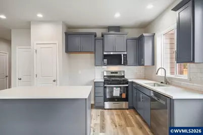 221 NW Royal Av, Dallas, OR 97338 - Photo 9