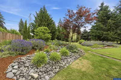 400 Hickory Ct, Lyons, OR 97358 - Photo 5