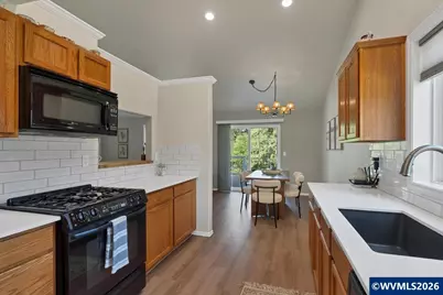 585 NW Marshall St, Dallas, OR 97338 - Photo 19