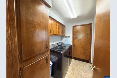 1866 Woodstock Cir NW, Salem, OR 97304 - Photo 11
