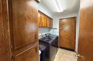 1866 Woodstock Cir NW, Salem, OR 97304 - Photo 11