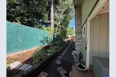 1866 Woodstock Cir NW, Salem, OR 97304 - Photo 21