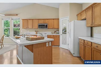 1915 Cascade Heights Dr NW, Albany, OR 97321 - Photo 11