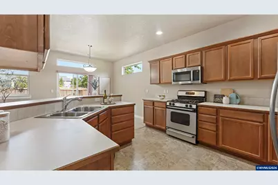 211 Claremont St NE, Albany, OR 97322 - Photo 13