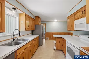 940 Oak Terrace, Sweet Home, OR 97386 - Photo 17
