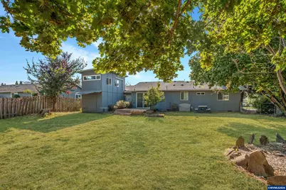 265 S 7th St, Jefferson, OR 97352 - Photo 15