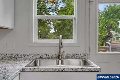 905 20th St SE, Salem, OR 97301 - Photo 17