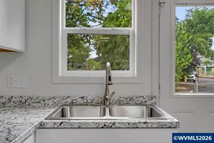 905 20th St SE, Salem, OR 97301 - Photo 17