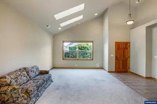 2030 Lakeland Way, Eugene, OR 97408 - Photo 3