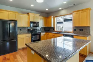 2030 Lakeland Way, Eugene, OR 97408 - Photo 9
