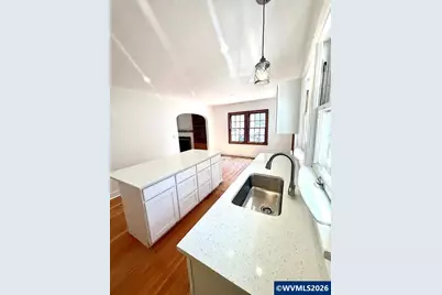399 24th St NE, Salem, OR 97301 - Photo 3