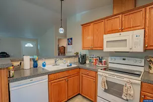 3200 Oak Terrace Dr, Lebanon, OR 97355 - Photo 7