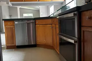 229 N Main St, Coos Bay, OR 97420 - Photo 9