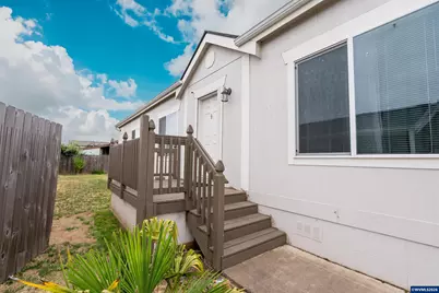 5270 NE Crystal St, Salem, OR 97305 - Photo 3