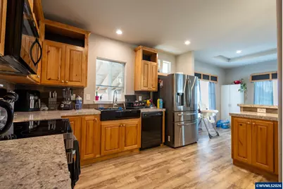 5270 NE Crystal St, Salem, OR 97305 - Photo 9