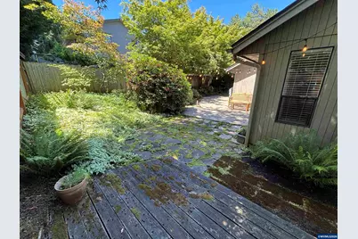 1750 Cinnamon Hill Dr SE, Salem, OR 97306 - Photo 35