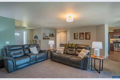 323 Shannon Pl, Lebanon, OR 97355 - Photo 13
