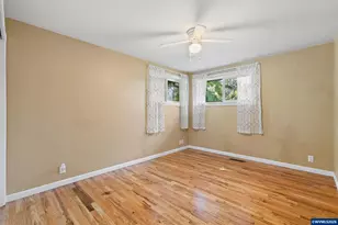 3825 Stephens St NE, Salem, OR 97305 - Photo 17