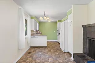 3825 Stephens St NE, Salem, OR 97305 - Photo 9