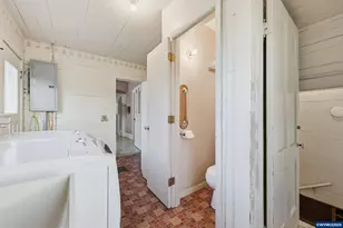 38808 N Main St, Scio, OR 97374 - Photo 35