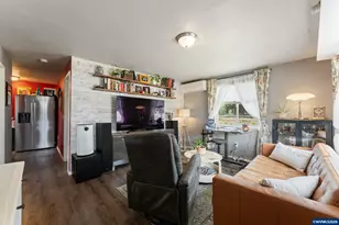 297 SW Walnut Ave, Dallas, OR 97338 - Photo 5
