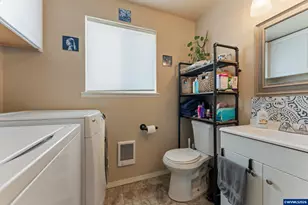 297 SW Walnut Ave, Dallas, OR 97338 - Photo 11