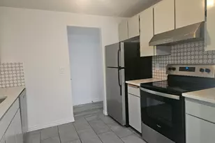 1060 Park Ave, Woodburn, OR 97071 - Photo 5