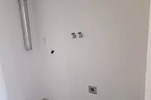 1060 Park Ave, Woodburn, OR 97071 - Photo 11