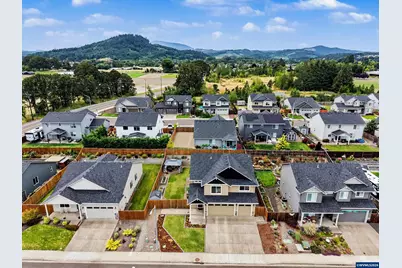 766 Willowbrook Dr, Philomath, OR 97370 - Photo 3