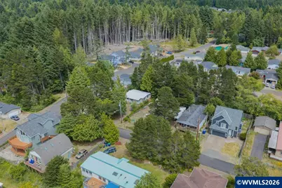 220 SE Hazelton Pl, Depoe Bay, OR 97341 - Photo 29