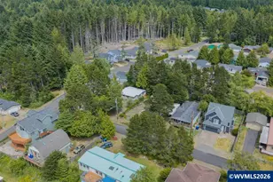 220 SE Hazelton Pl, Depoe Bay, OR 97341 - Photo 29