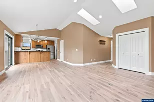 6469 Robin Hood St SE, Salem, OR 97306 - Photo 7
