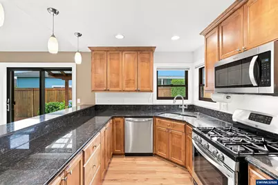 6469 Robin Hood St SE, Salem, OR 97306 - Photo 13
