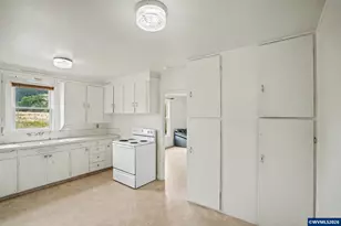 7860 NW Oak Creek Dr, Corvallis, OR 97330 - Photo 19