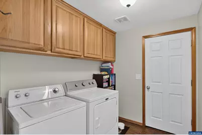 209 Pioneer Dr, Silverton, OR 97381 - Photo 19