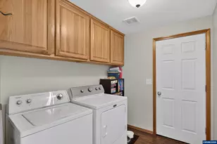 209 Pioneer Dr, Silverton, OR 97381 - Photo 19