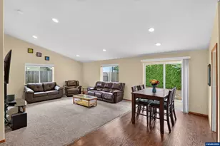 209 Pioneer Dr, Silverton, OR 97381 - Photo 7